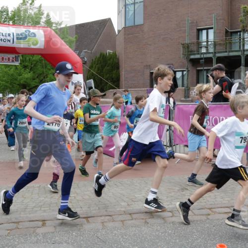 10.05.2026 - 8. Wedeler Halbmarathon Yannick Fuchs http://msf.ph/oto/9736781 10.05.2026 12:45:01 Ziel 2054, 066, 215, 30, 850, 795 meine-sportfotos.de