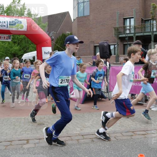 10.05.2026 - 8. Wedeler Halbmarathon Yannick Fuchs http://msf.ph/oto/9736782 10.05.2026 12:45:01 Ziel 2063, 2054, 609, 2170, 2110 meine-sportfotos.de
