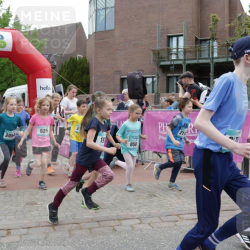 10.05.2026 - 8. Wedeler Halbmarathon Yannick Fuchs http://msf.ph/oto/9736784 10.05.2026 12:45:02 Ziel 10, 00, 09, 2063, 2054, 825, 197, 850, 211, 1900 meine-sportfotos.de