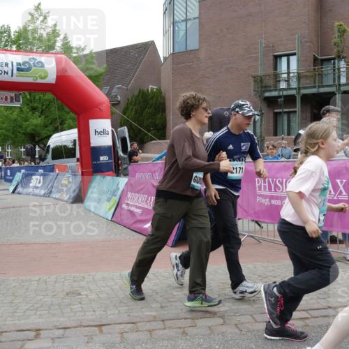 10.05.2026 - 8. Wedeler Halbmarathon Yannick Fuchs http://msf.ph/oto/9736798 10.05.2026 12:45:04 Ziel 2171 meine-sportfotos.de