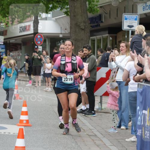 10.05.2026 - 8. Wedeler Halbmarathon Yannick Fuchs http://msf.ph/oto/9736806 10.05.2026 12:45:08 Ziel 2219 meine-sportfotos.de