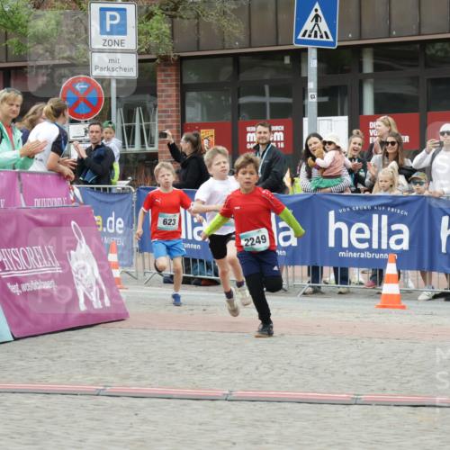 10.05.2026 - 8. Wedeler Halbmarathon Yannick Fuchs http://msf.ph/oto/9736819 10.05.2026 12:47:36 Ziel 623, 04, 16, 2249, 623, 624, 2249 meine-sportfotos.de