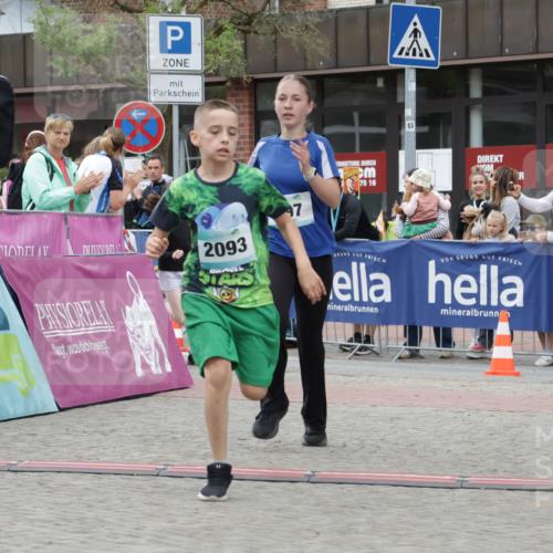 10.05.2026 - 8. Wedeler Halbmarathon Yannick Fuchs http://msf.ph/oto/9736847 10.05.2026 12:47:42 Ziel 2093, 7, 75, 16, 623, 624, 997, 2093, 2152, 2249 meine-sportfotos.de