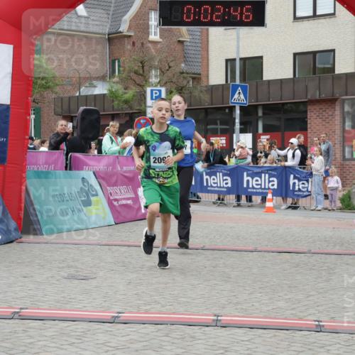 10.05.2026 - 8. Wedeler Halbmarathon Yannick Fuchs http://msf.ph/oto/9736850 10.05.2026 12:47:43 Ziel 2092, 180, 02, 46, 3, 623, 624, 997, 2093, 2152, 2249 meine-sportfotos.de