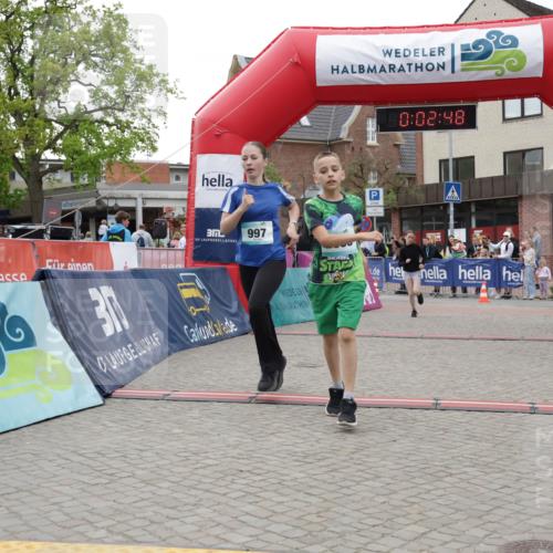 10.05.2026 - 8. Wedeler Halbmarathon Yannick Fuchs http://msf.ph/oto/9736855 10.05.2026 12:47:44 Ziel 30, 3, 997, 10, 08, 48, 623, 624, 997, 2093, 2152, 2248, 2249 meine-sportfotos.de