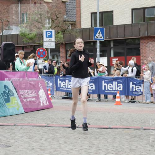 10.05.2026 - 8. Wedeler Halbmarathon Yannick Fuchs http://msf.ph/oto/9736861 10.05.2026 12:47:46 Ziel 997, 2093, 2152, 2248 meine-sportfotos.de