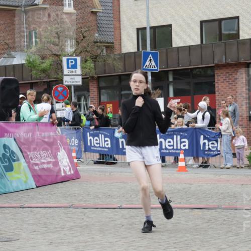 10.05.2026 - 8. Wedeler Halbmarathon Yannick Fuchs http://msf.ph/oto/9736865 10.05.2026 12:47:46 Ziel 997, 2093, 2152, 2248 meine-sportfotos.de