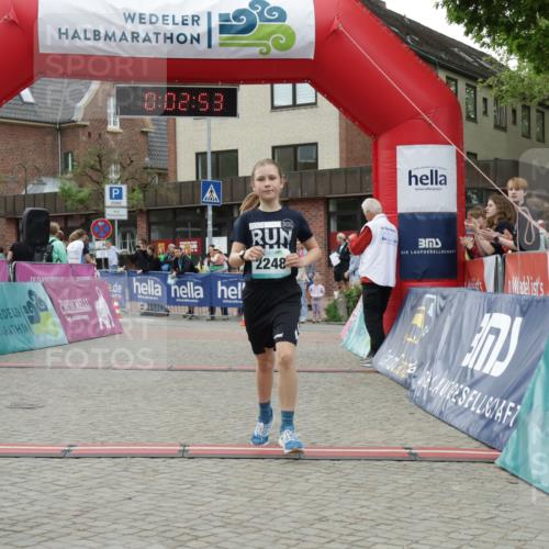 10.05.2026 - 8. Wedeler Halbmarathon Yannick Fuchs http://msf.ph/oto/9736871 10.05.2026 12:47:49 Ziel 76, 10, 02, 53, 2024, 2248, 997, 2093, 2152, 2248 meine-sportfotos.de