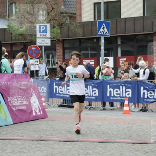 10.05.2026 - 8. Wedeler Halbmarathon Yannick Fuchs http://msf.ph/oto/9736874 10.05.2026 12:47:53 Ziel 16, 796, 796, 797, 2248 meine-sportfotos.de