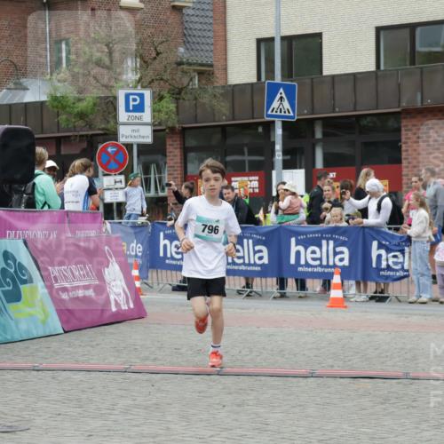 10.05.2026 - 8. Wedeler Halbmarathon Yannick Fuchs http://msf.ph/oto/9736877 10.05.2026 12:47:53 Ziel 796, 796, 797, 2248 meine-sportfotos.de