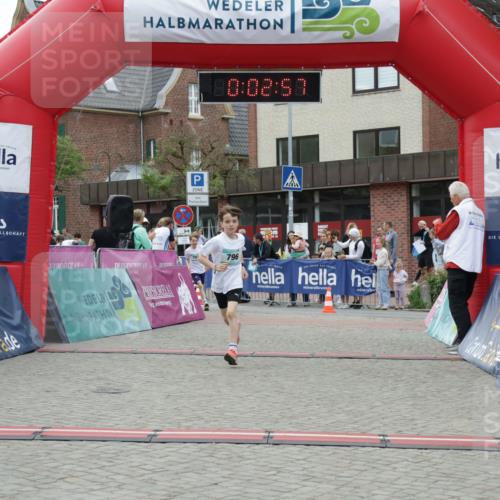 10.05.2026 - 8. Wedeler Halbmarathon Yannick Fuchs http://msf.ph/oto/9736879 10.05.2026 12:47:54 Ziel 10, 02, 57, 797, 796, 796, 797, 2248 meine-sportfotos.de