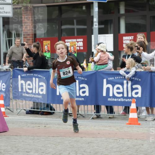 10.05.2026 - 8. Wedeler Halbmarathon Yannick Fuchs http://msf.ph/oto/9736894 10.05.2026 12:48:01 Ziel 75, 16, 824, 797, 824 meine-sportfotos.de