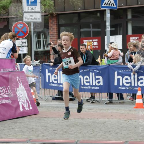 10.05.2026 - 8. Wedeler Halbmarathon Yannick Fuchs http://msf.ph/oto/9736896 10.05.2026 12:48:02 Ziel 10, 05, 26, 15, 00, 79, 75, 16, 824, 795, 797, 824 meine-sportfotos.de
