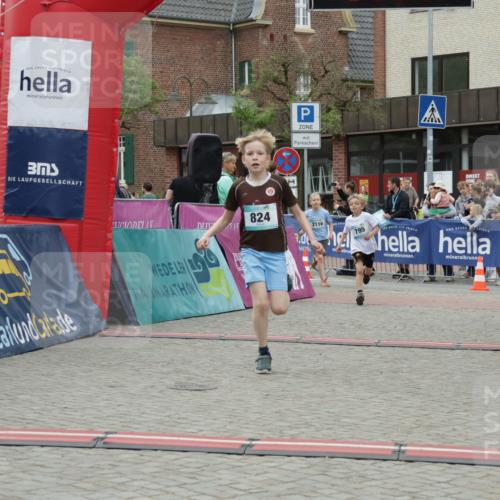 10.05.2026 - 8. Wedeler Halbmarathon Yannick Fuchs http://msf.ph/oto/9736905 10.05.2026 12:48:04 Ziel 824, 2116, 795, 795, 824, 2116 meine-sportfotos.de