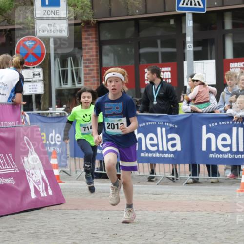 10.05.2026 - 8. Wedeler Halbmarathon Yannick Fuchs http://msf.ph/oto/9736944 10.05.2026 12:48:14 Ziel 185, 26, 15, 16, 714, 2012, 346, 408, 714, 2013 meine-sportfotos.de