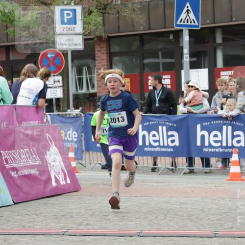 10.05.2026 - 8. Wedeler Halbmarathon Yannick Fuchs http://msf.ph/oto/9736945 10.05.2026 12:48:14 Ziel 71, 2013, 346, 408, 714, 2013 meine-sportfotos.de