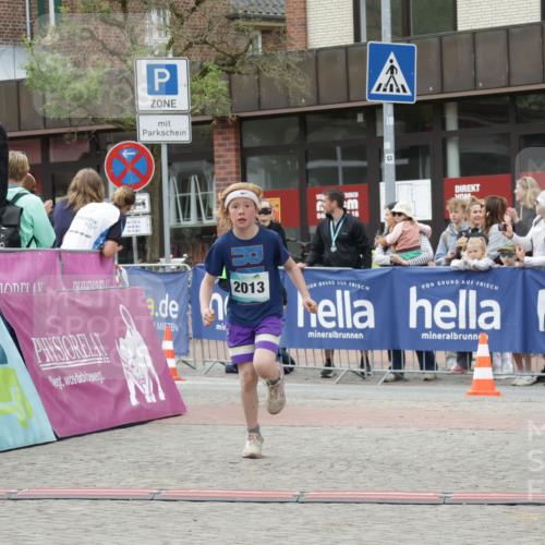 10.05.2026 - 8. Wedeler Halbmarathon Yannick Fuchs http://msf.ph/oto/9736946 10.05.2026 12:48:14 Ziel 04, 16, 2013, 346, 408, 714, 2013 meine-sportfotos.de