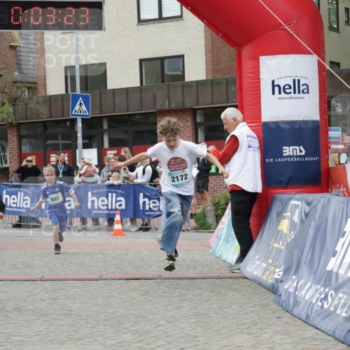 10.05.2026 - 8. Wedeler Halbmarathon Yannick Fuchs http://msf.ph/oto/9736971 10.05.2026 12:48:19 Ziel 180, 03, 23, 714, 607, 20, 22, 2172, 607, 714, 2013, 2172 meine-sportfotos.de