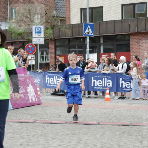 10.05.2026 - 8. Wedeler Halbmarathon Yannick Fuchs http://msf.ph/oto/9736977 10.05.2026 12:48:21 Ziel 714, 607, 607, 609, 714, 2013, 2095, 2172 meine-sportfotos.de