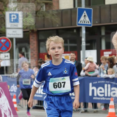 10.05.2026 - 8. Wedeler Halbmarathon Yannick Fuchs http://msf.ph/oto/9736980 10.05.2026 12:48:22 Ziel 609, 607, 2, 2, 147, 607, 609, 714, 2013, 2095, 2172 meine-sportfotos.de