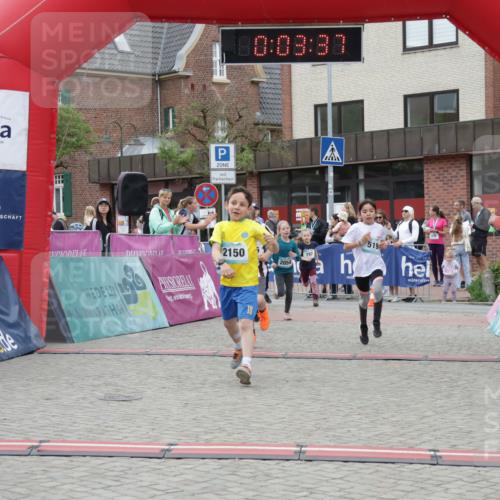 10.05.2026 - 8. Wedeler Halbmarathon Yannick Fuchs http://msf.ph/oto/9737012 10.05.2026 12:48:33 Ziel 2150, 10, 03, 37, 2054, 197, 519, 197, 519, 728, 2054, 2063, 2066, 2150, 2170 meine-sportfotos.de