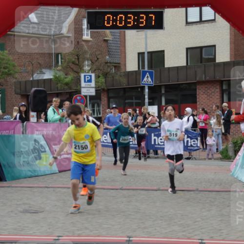 10.05.2026 - 8. Wedeler Halbmarathon Yannick Fuchs http://msf.ph/oto/9737016 10.05.2026 12:48:34 Ziel 0, 03, 37, 2150, 2054, 197, 519, 197, 519, 2054, 2063, 2066, 2150, 2170 meine-sportfotos.de