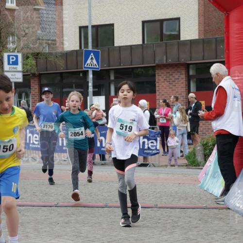 10.05.2026 - 8. Wedeler Halbmarathon Yannick Fuchs http://msf.ph/oto/9737019 10.05.2026 12:48:35 Ziel 2066, 10, 2150, 2170, 2054, 519, 836, 10, 197, 519, 2054, 2063, 2066, 2110, 2150, 2170 meine-sportfotos.de
