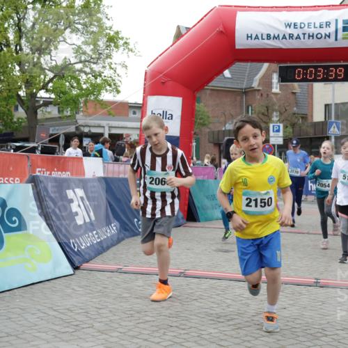 10.05.2026 - 8. Wedeler Halbmarathon Yannick Fuchs http://msf.ph/oto/9737023 10.05.2026 12:48:35 Ziel 206, 30, 180, 03, 39, 10, 2150, 2170, 2054, 519, 197, 519, 2054, 2063, 2066, 2110, 2150, 2170 meine-sportfotos.de
