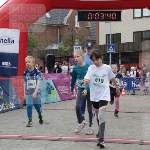10.05.2026 - 8. Wedeler Halbmarathon Yannick Fuchs http://msf.ph/oto/9737030 10.05.2026 12:48:37 Ziel 10, 03, 40, 2063, 205, 519, 197, 519, 2054, 2063, 2066, 2110, 2150, 2170 meine-sportfotos.de