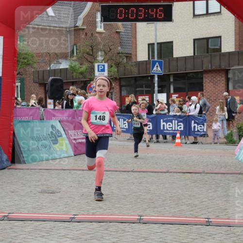 10.05.2026 - 8. Wedeler Halbmarathon Yannick Fuchs http://msf.ph/oto/9737051 10.05.2026 12:48:42 Ziel 10, 03, 48, 148, 148, 197, 825, 2110, 2111, 2170 meine-sportfotos.de