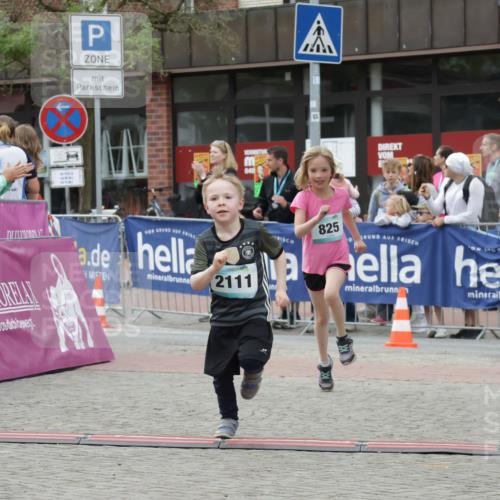 10.05.2026 - 8. Wedeler Halbmarathon Yannick Fuchs http://msf.ph/oto/9737055 10.05.2026 12:48:44 Ziel 040, 4, 2111, 825, 148, 825, 2110, 2111 meine-sportfotos.de