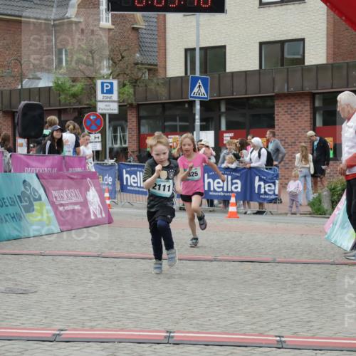 10.05.2026 - 8. Wedeler Halbmarathon Yannick Fuchs http://msf.ph/oto/9737059 10.05.2026 12:48:44 Ziel 2111, 825, 107, 148, 825, 2110, 2111 meine-sportfotos.de