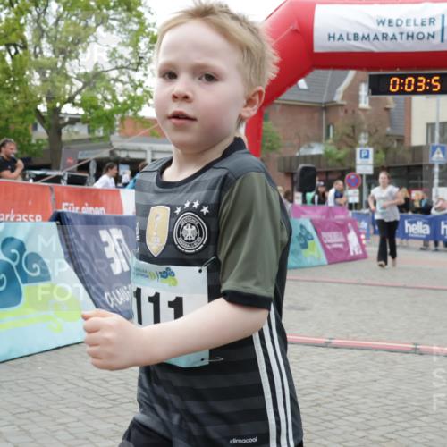 10.05.2026 - 8. Wedeler Halbmarathon Yannick Fuchs http://msf.ph/oto/9737068 10.05.2026 12:48:47 Ziel 99, 30, 111, 0, 03, 51, 148, 825, 909, 2111 meine-sportfotos.de