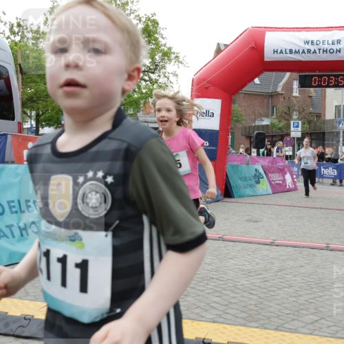10.05.2026 - 8. Wedeler Halbmarathon Yannick Fuchs http://msf.ph/oto/9737069 10.05.2026 12:48:47 Ziel 12, 60, 0, 111, 5, 0, 03, 5, 148, 825, 909, 2111 meine-sportfotos.de