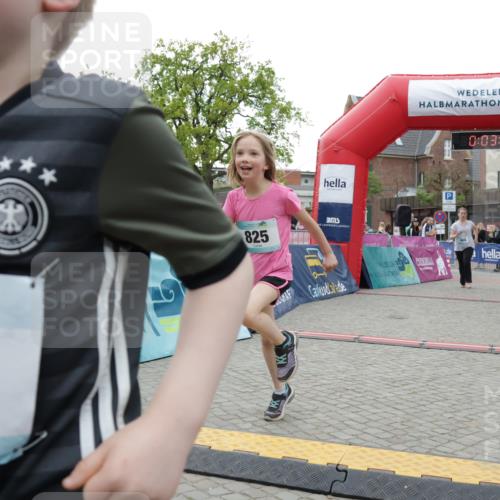 10.05.2026 - 8. Wedeler Halbmarathon Yannick Fuchs http://msf.ph/oto/9737070 10.05.2026 12:48:47 Ziel 111, 825, 0, 03, 5, 148, 825, 909, 2111 meine-sportfotos.de