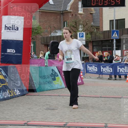 10.05.2026 - 8. Wedeler Halbmarathon Yannick Fuchs http://msf.ph/oto/9737081 10.05.2026 12:48:50 Ziel 909, 825, 909, 2111 meine-sportfotos.de