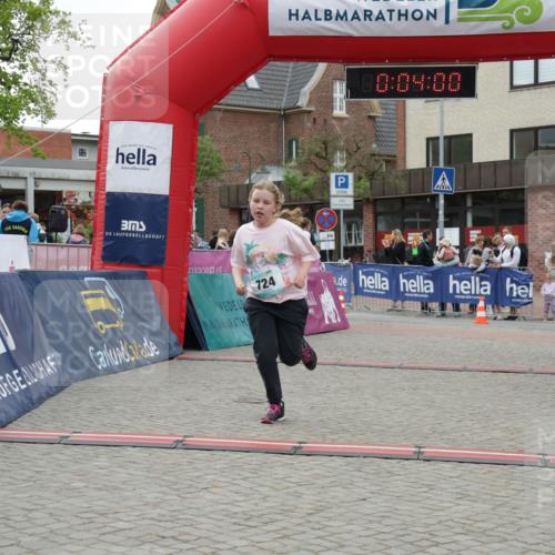10.05.2026 - 8. Wedeler Halbmarathon Yannick Fuchs http://msf.ph/oto/9737093 10.05.2026 12:48:57 Ziel 30, 724, 10, 04, 00, 724 meine-sportfotos.de
