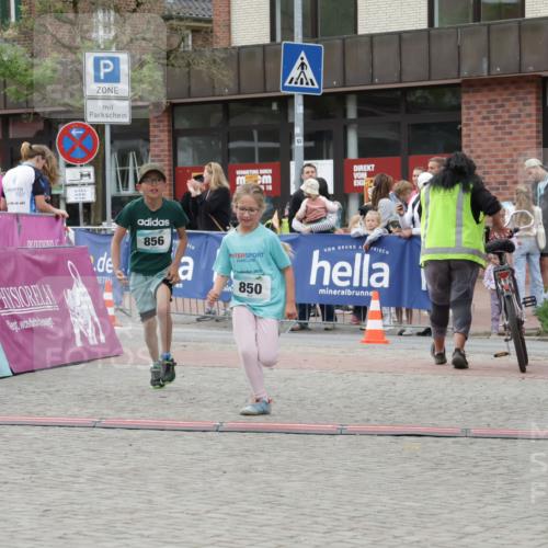 10.05.2026 - 8. Wedeler Halbmarathon Yannick Fuchs http://msf.ph/oto/9737104 10.05.2026 12:49:08 Ziel 5, 16, 856, 2023, 850, 850, 856 meine-sportfotos.de