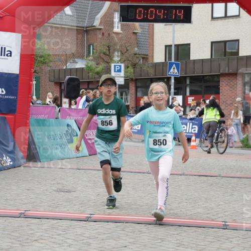 10.05.2026 - 8. Wedeler Halbmarathon Yannick Fuchs http://msf.ph/oto/9737116 10.05.2026 12:49:11 Ziel 0, 09, 39, 856, 24, 2023, 850, 850, 856 meine-sportfotos.de
