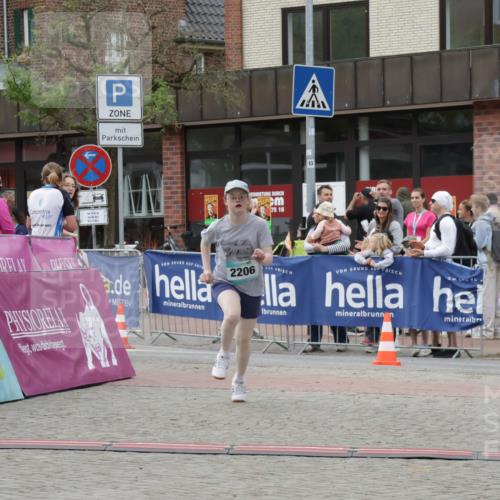 10.05.2026 - 8. Wedeler Halbmarathon Yannick Fuchs http://msf.ph/oto/9737124 10.05.2026 12:49:29 Ziel 75, 16, 2206 meine-sportfotos.de
