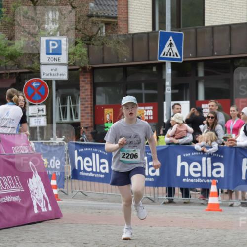 10.05.2026 - 8. Wedeler Halbmarathon Yannick Fuchs http://msf.ph/oto/9737126 10.05.2026 12:49:30 Ziel 75, 16, 2206, 2206 meine-sportfotos.de
