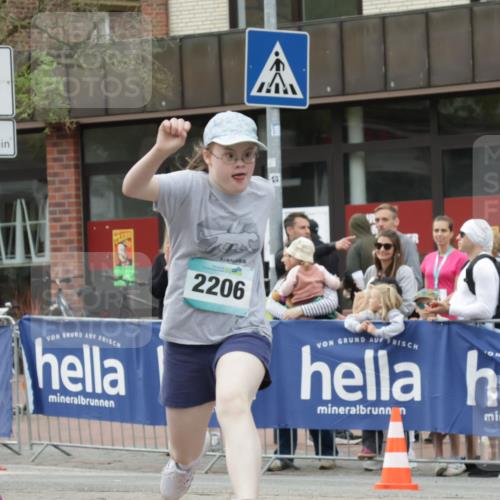 10.05.2026 - 8. Wedeler Halbmarathon Yannick Fuchs http://msf.ph/oto/9737127 10.05.2026 12:49:31 Ziel 4, 2206, 2206 meine-sportfotos.de