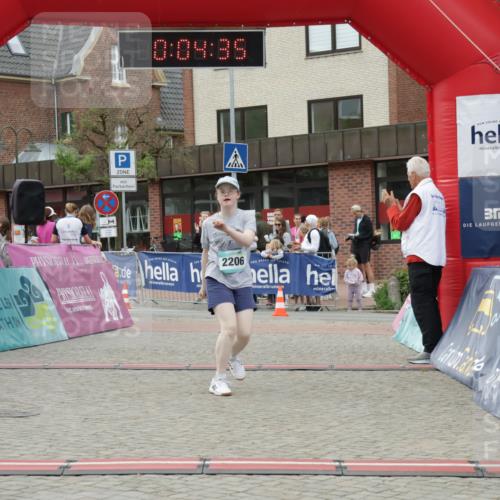 10.05.2026 - 8. Wedeler Halbmarathon Yannick Fuchs http://msf.ph/oto/9737131 10.05.2026 12:49:31 Ziel 0, 09, 35, 2206, 2206 meine-sportfotos.de