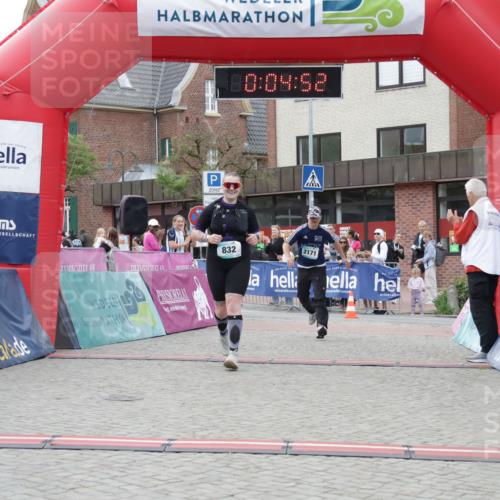 10.05.2026 - 8. Wedeler Halbmarathon Yannick Fuchs http://msf.ph/oto/9737150 10.05.2026 12:49:48 Ziel 0, 04, 52, 832, 2171, 832, 2171 meine-sportfotos.de