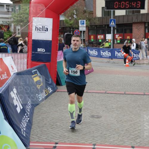 10.05.2026 - 8. Wedeler Halbmarathon Yannick Fuchs http://msf.ph/oto/9737171 10.05.2026 12:50:39 Ziel 180, 05, 93, 150, 150 meine-sportfotos.de
