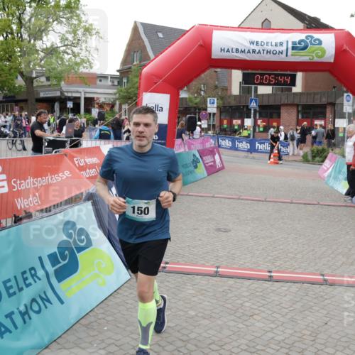 10.05.2026 - 8. Wedeler Halbmarathon Yannick Fuchs http://msf.ph/oto/9737175 10.05.2026 12:50:40 Ziel 20, 0, 0, 05, 44, 150, 36, 150 meine-sportfotos.de