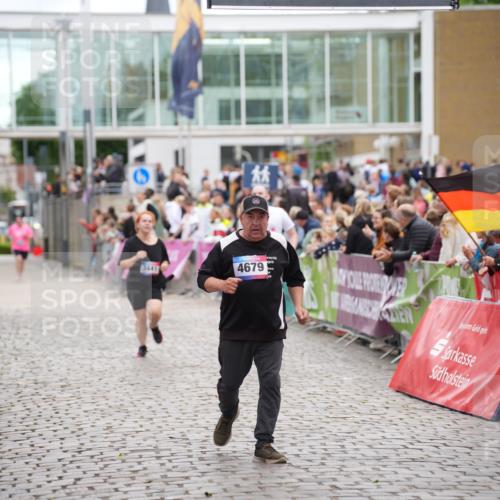 12.06.2026 - Holstenköstenlauf LAZAROV Photography http://msf.ph/oto/9737238 12.06.2026 18:11:51 Laufen 3441, 3442, 4056, 4679 meine-sportfotos.de