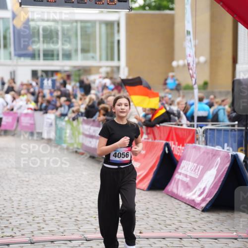 12.06.2026 - Holstenköstenlauf LAZAROV Photography http://msf.ph/oto/9737241 12.06.2026 18:11:48 Laufen 4056, 4643, 4679 meine-sportfotos.de