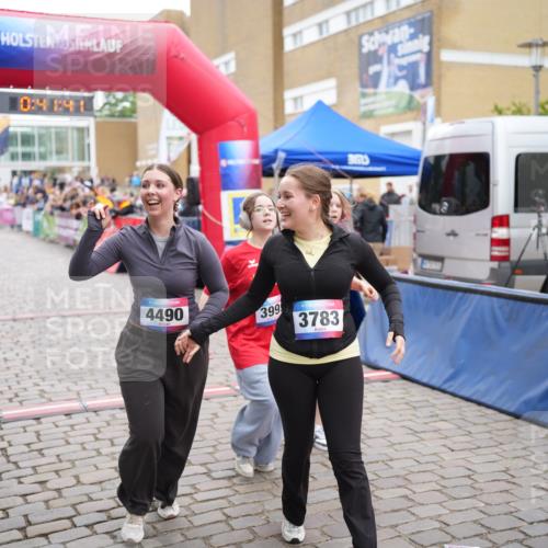 12.06.2026 - Holstenköstenlauf LAZAROV Photography http://msf.ph/oto/9737252 12.06.2026 18:11:40 Laufen 3992, 3993, 4044, 4524, 4643 meine-sportfotos.de