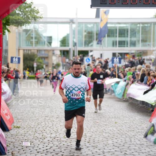 12.06.2026 - Holstenköstenlauf LAZAROV Photography http://msf.ph/oto/9737352 12.06.2026 18:07:59 Laufen 3580, 3581, 4135, 4703 meine-sportfotos.de